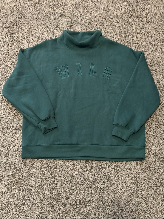 Wilo The Label Sweaters - Wilo Women's Green Turtleneck Sweater - Relaxed Mock Neck